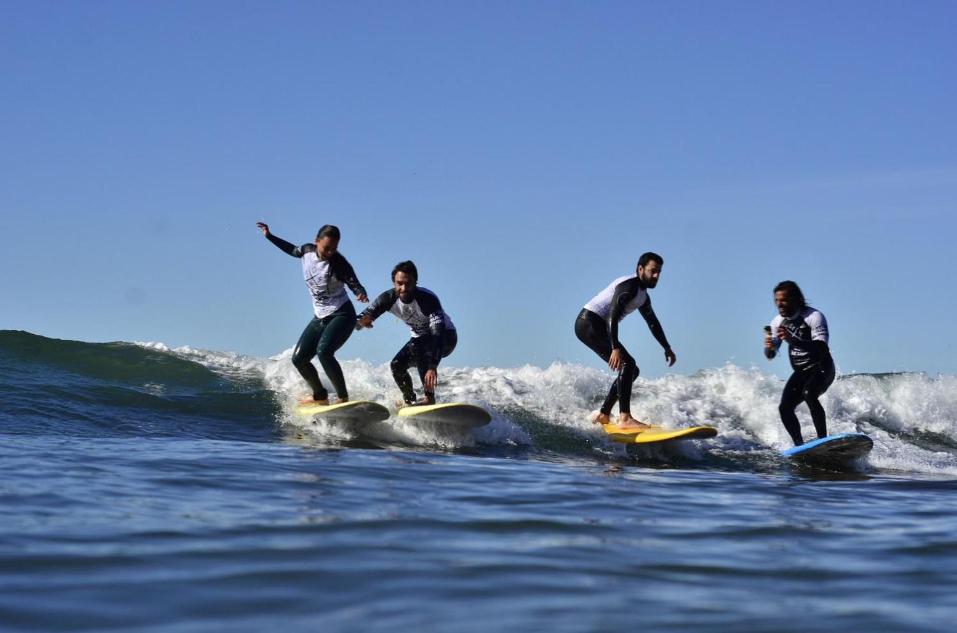 Turismo Do Seculo Hotel Estoril Kültér fotó Surfers at the 2011 World Surf League