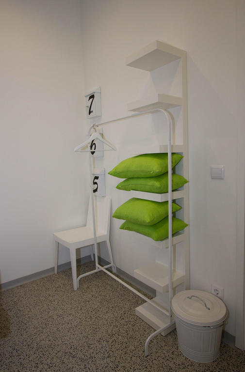 Turismo Do Seculo Hotel Estoril Szoba fotó A coat rack with a chair